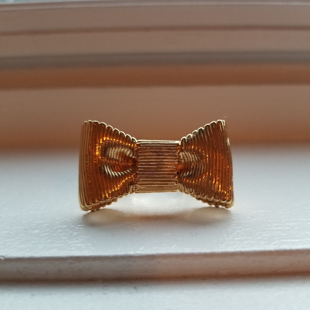 Kate Spade Gold Bow Ring, Size 7 Never Been Used.